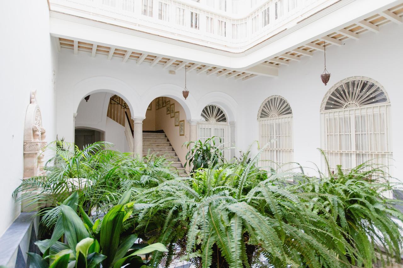 Apartamentos La Botanica, Cádiz Exterior photo